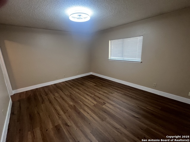 Image 18 of 31 For 15558 Knollmeadow