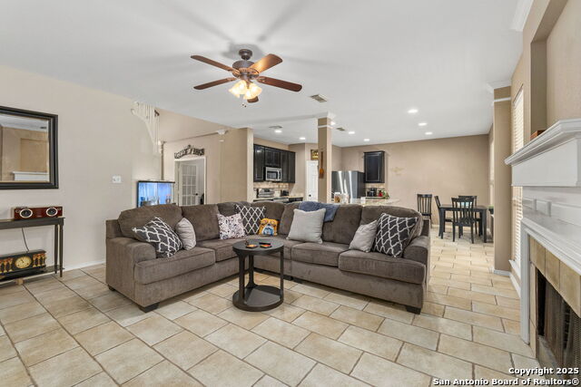 Image 9 of 24 For 8807 Brae Crest