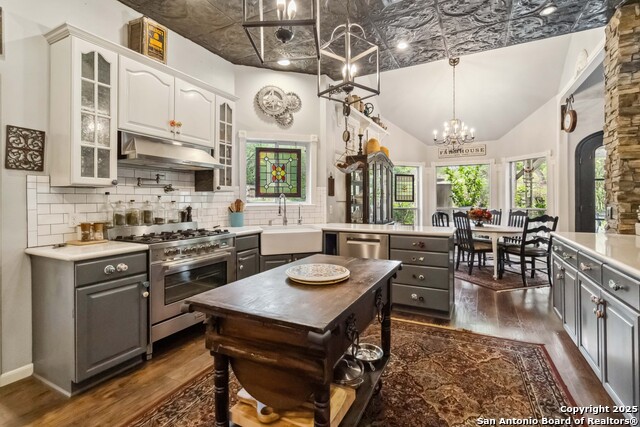 Image 10 of 62 For 111 Kendall Oaks