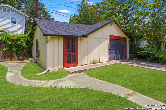 Image 24 of 27 For 1919 Magnolia Ave W