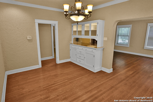 Image 6 of 27 For 1919 Magnolia Ave W