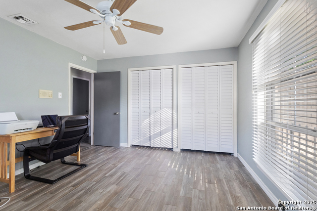 Listing photo id 15 for 6406 Handsome Lake