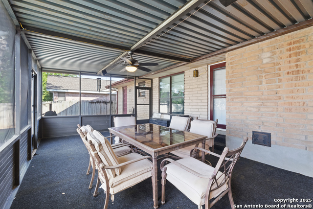 Listing photo id 16 for 6406 Handsome Lake
