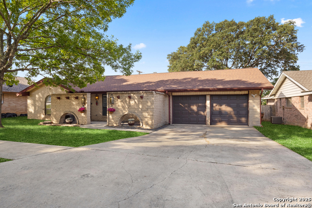 Listing photo id 18 for 6406 Handsome Lake