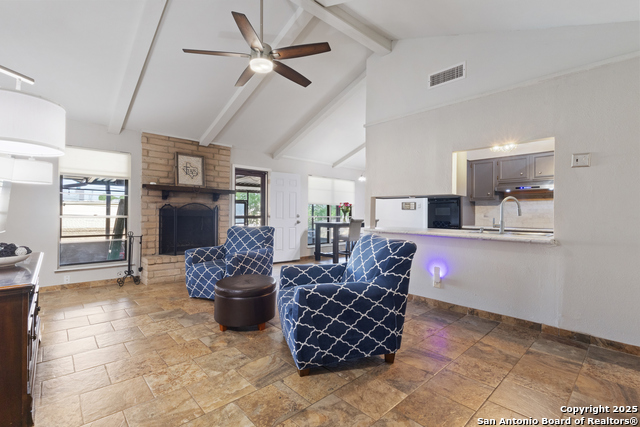 Listing photo id 2 for 6406 Handsome Lake