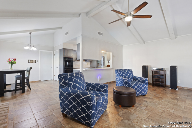 Listing photo id 3 for 6406 Handsome Lake
