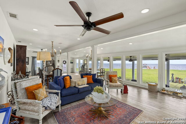Listing photo id 12 for 620 Egery Island Rd.