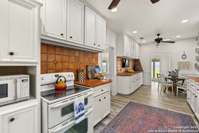 Listing photo id 16 for 620 Egery Island Rd.