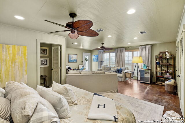 Listing photo id 27 for 620 Egery Island Rd.
