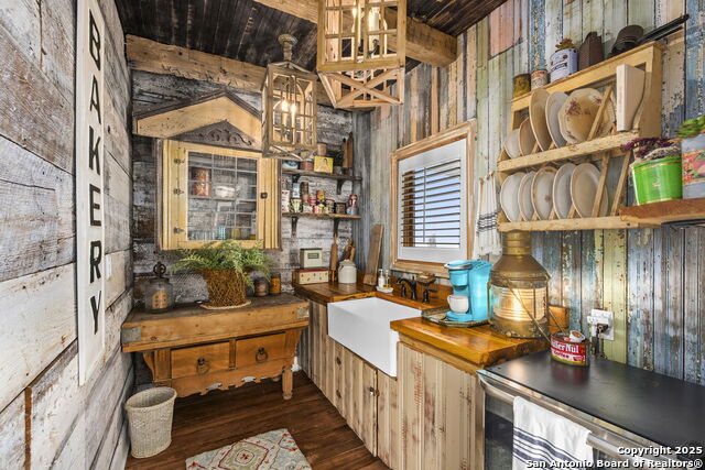 Listing photo id 41 for 620 Egery Island Rd.