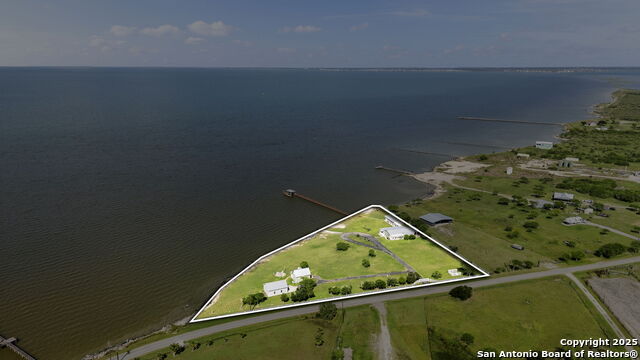 Listing photo id 50 for 620 Egery Island Rd.