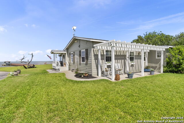 Listing photo id 5 for 620 Egery Island Rd.