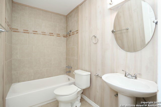 Image 15 of 19 For 12946 Parton