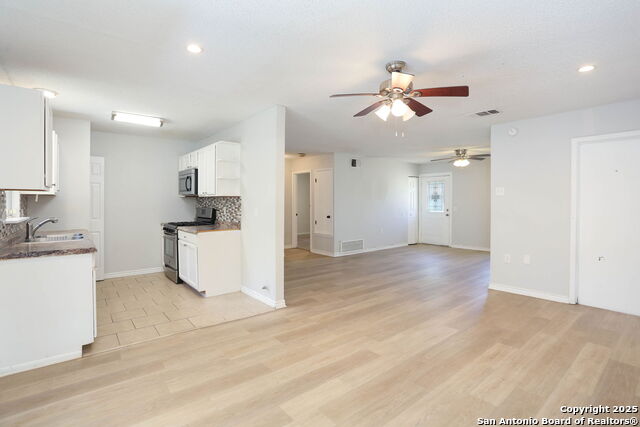 Image 9 of 19 For 12946 Parton