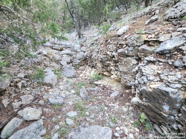 Image 13 of 41 For 1047 Seco Pass Road