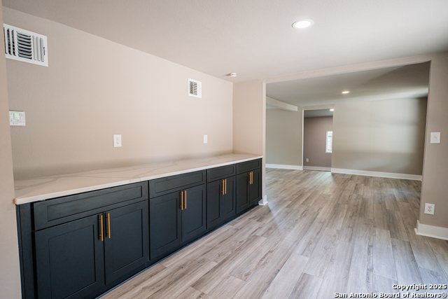 Image 11 of 49 For 312 Avondale
