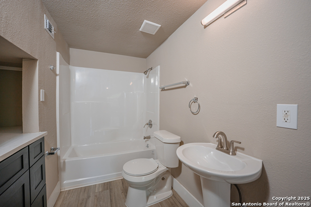 Image 23 of 49 For 312 Avondale