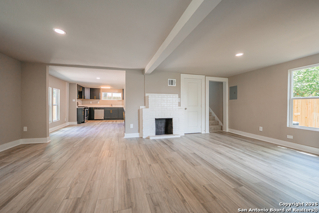 Image 9 of 49 For 312 Avondale