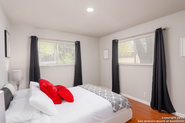 Image 18 of 26 For 5906-5908 Deer Horn Drive