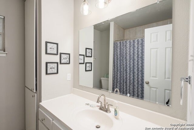 Image 19 of 26 For 5906-5908 Deer Horn Drive