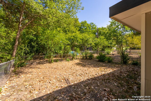 Image 23 of 26 For 5906-5908 Deer Horn Drive