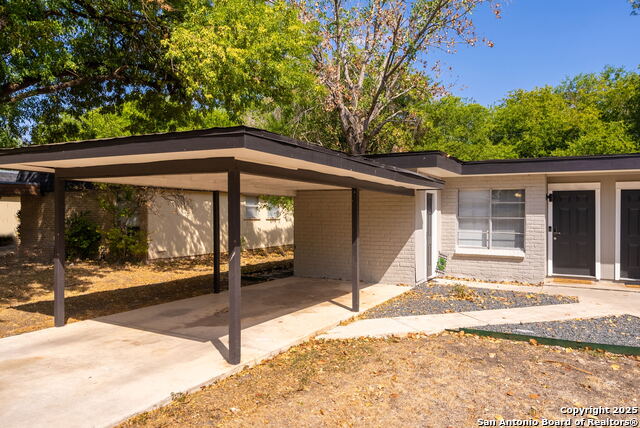 Image 4 of 26 For 5906-5908 Deer Horn Drive