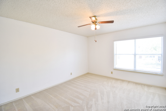 Image 23 of 46 For 15850 Marisa Pl