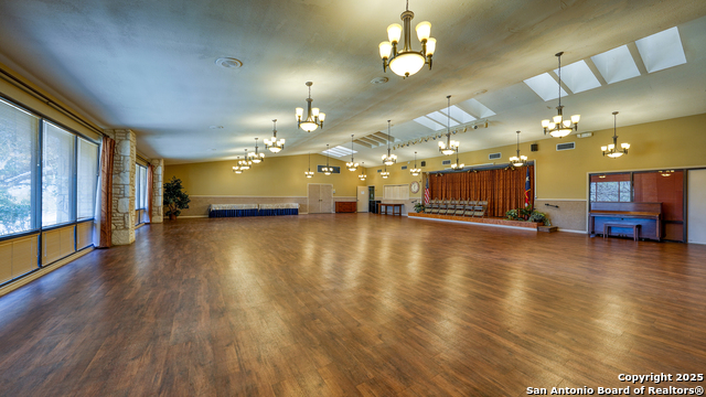 Image 23 of 27 For 3825 Overlook