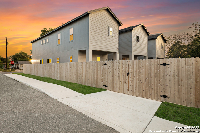Listing photo id 35 for 503 Linden