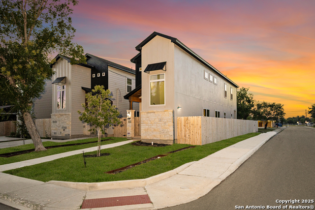 Listing photo id 2 for 503 Linden