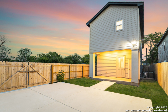 Listing photo id 38 for 503 Linden