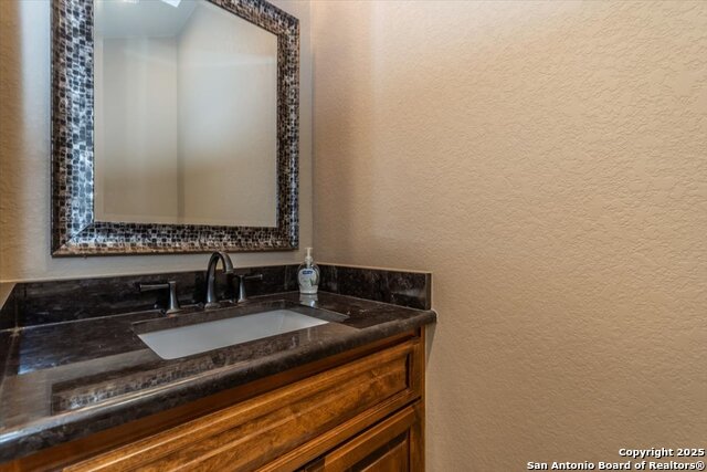 Listing photo id 11 for 113 Shelby