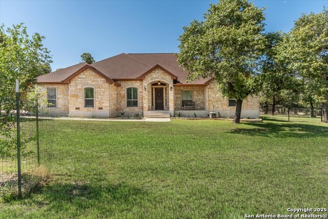 Listing photo id 0 for 113 Shelby