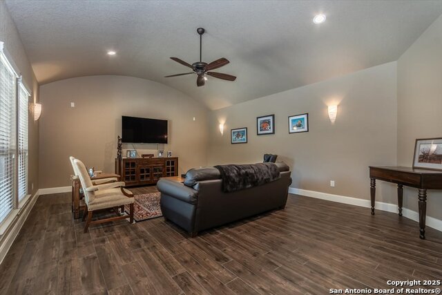 Listing photo id 20 for 113 Shelby