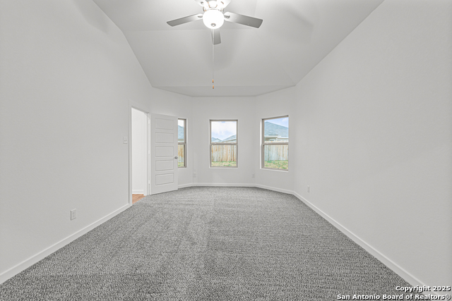 Listing photo id 10 for 10350 White Hart Lane