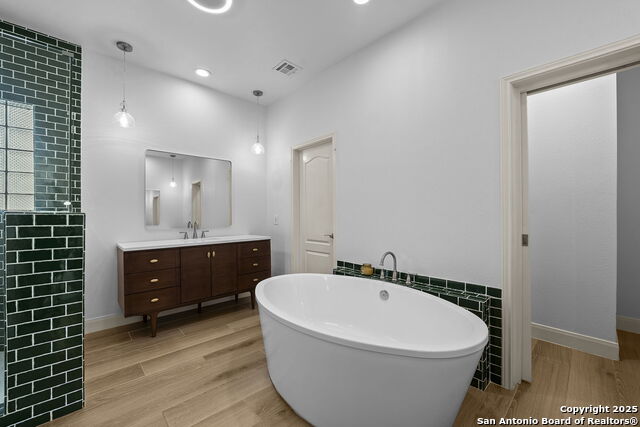 Image 18 of 50 For 9403 Gardenia Bend