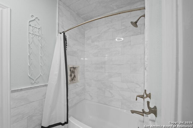 Image 31 of 50 For 9403 Gardenia Bend