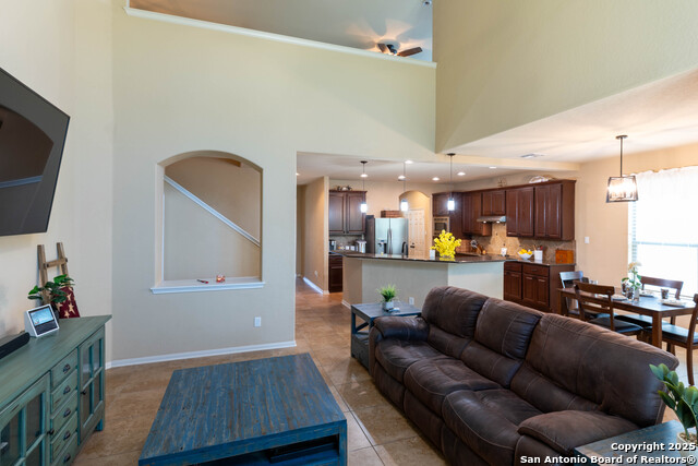 Image 10 of 38 For 2221 Oak Valley