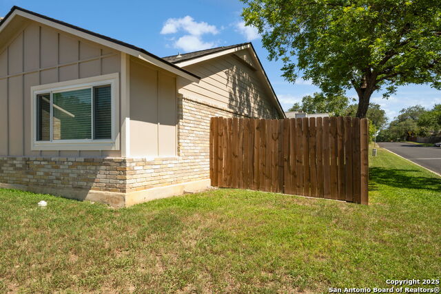 Image 8 of 36 For 5902 Brambletree