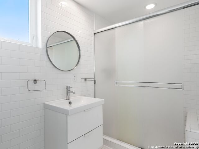 Image 12 of 15 For 143 Catalpa Avenue