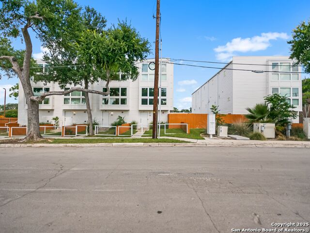 Image 4 of 15 For 143 Catalpa Avenue