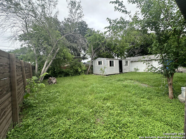 Listing photo id 3 for 123 Nash  