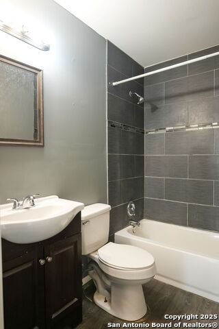 Image 11 of 14 For 2331 Waverly