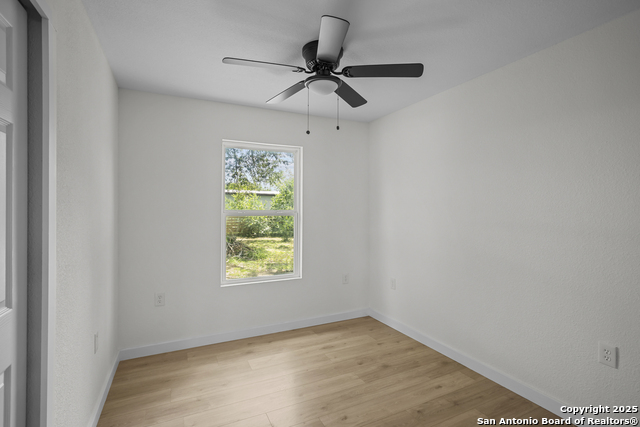 Listing photo id 13 for 338 Anton