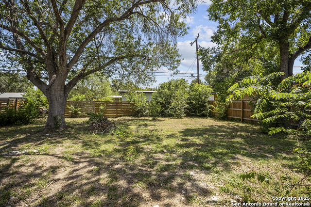 Listing photo id 17 for 338 Anton