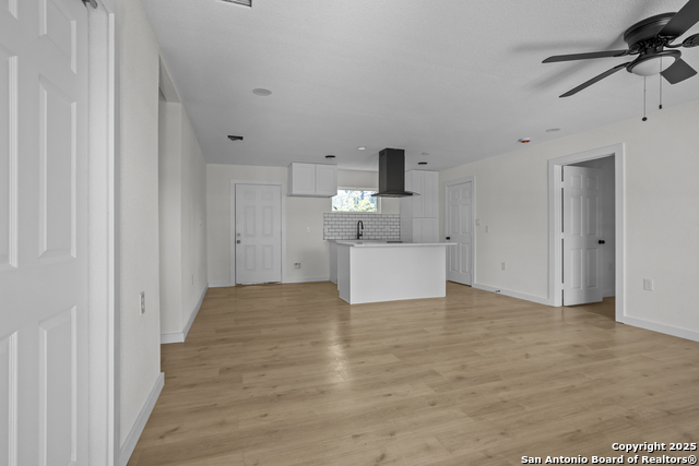 Listing photo id 2 for 338 Anton