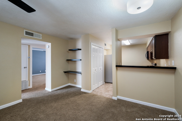 Listing photo id 8 for 3243 Nacogdoches Rd  501