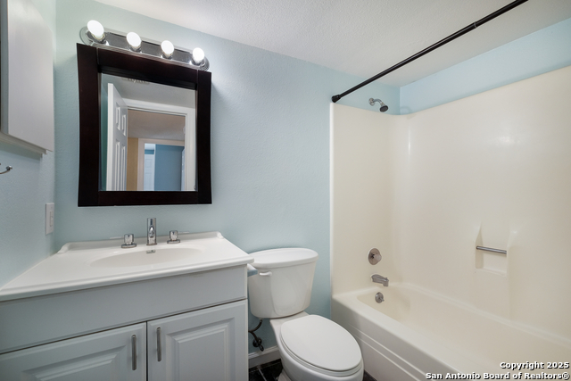 Listing photo id 22 for 3243 Nacogdoches Rd  501