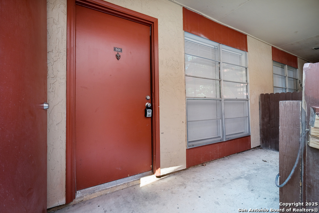Listing photo id 3 for 3243 Nacogdoches Rd  501