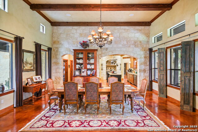 Listing photo id 13 for 27302 Felswand